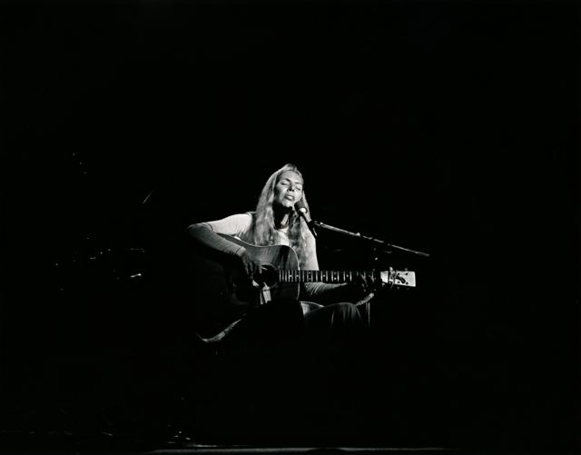 I shot this photo of Joni at Tanglewood. 
Terry Holland [terryh]