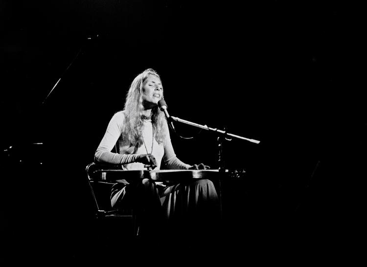 One of Joni's appearances at Tanglewood, the Berkshire summer home of the Boston Symphony Orchestra.  Photo by Terry Holland [terryh]