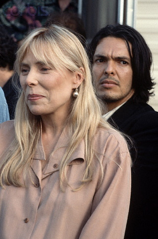 Joni with Paul Starr. Photo by Henry Diltz