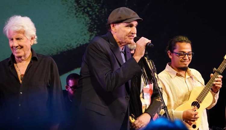 Graham Nash & James Taylor during the Encore. Photo by Bryan Thomas [NYCRobert]